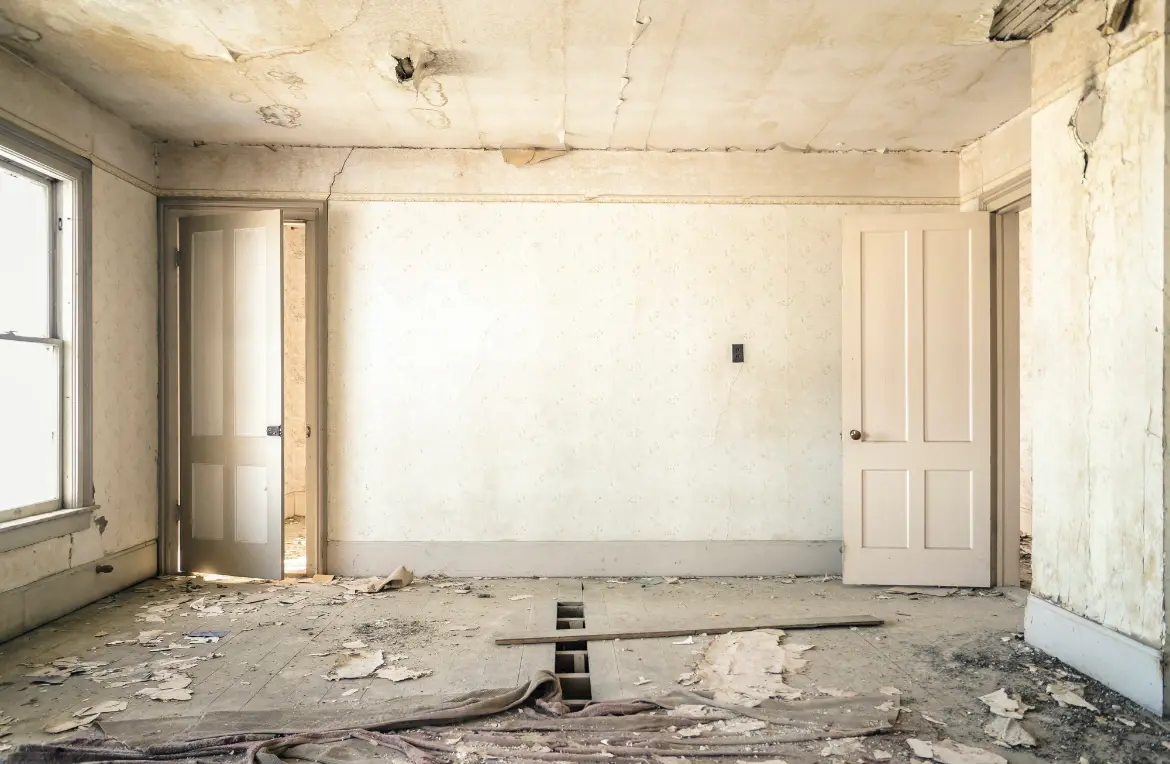 Waste disposal crew managing a cleanout project in Sylvester